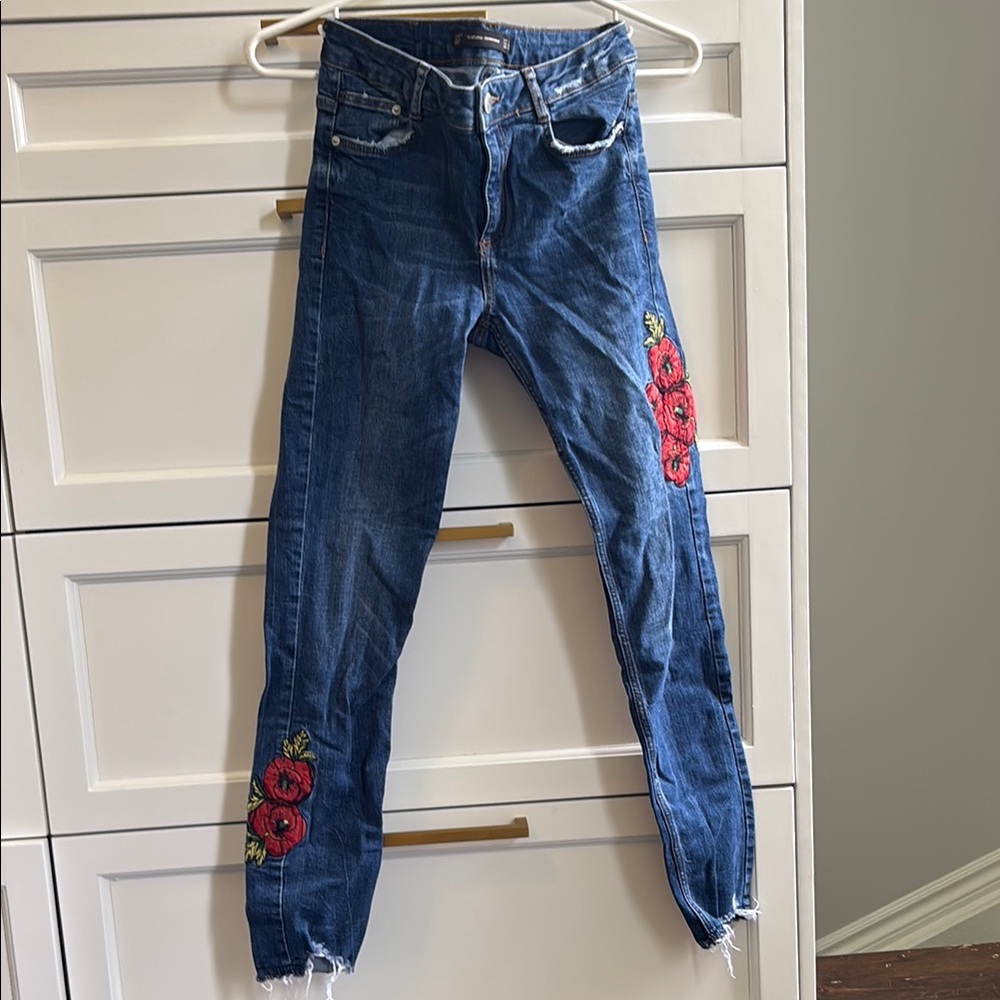 Zara Blue Skinny Jeans with Floral Embroidery